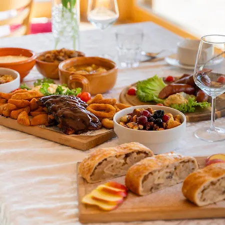 Apartmajska Hisa Mustrinka Apartamento