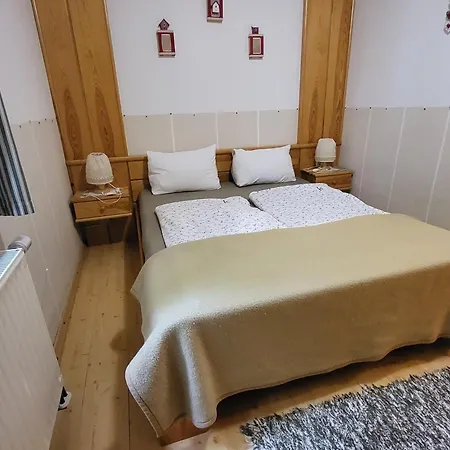 アパート Apartmajska Hisa Mustrinka *