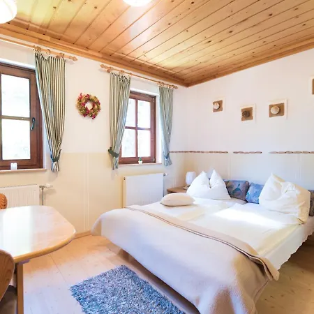 アパート Apartmajska Hisa Mustrinka *