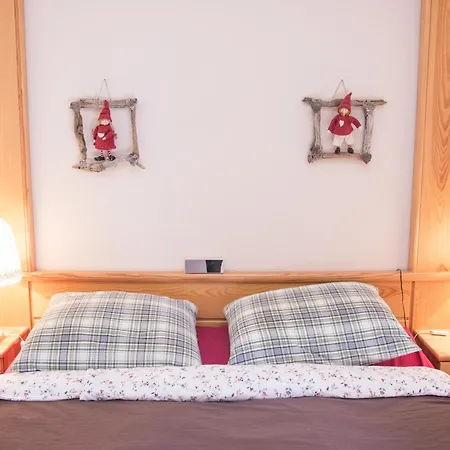 アパート Apartmajska Hisa Mustrinka *