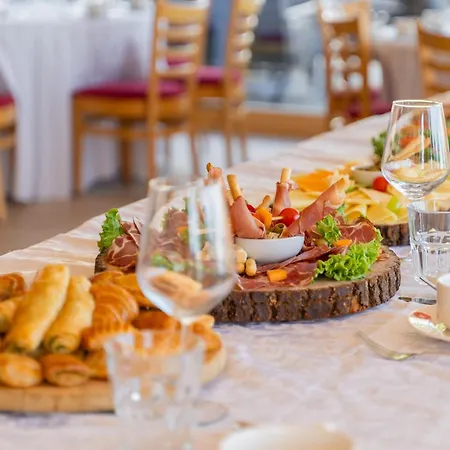 Apartmajska Hisa Mustrinka * سيركلجي نا جورينجسكيم