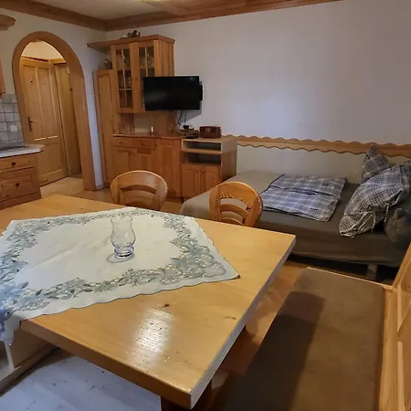 Apartmajska Hisa Mustrinka *
