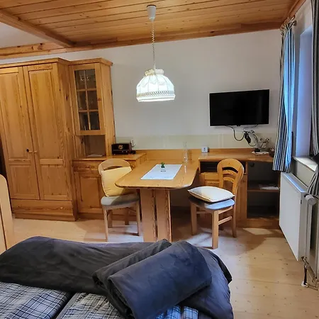 Apartment Apartmajska Hisa Mustrinka Cerklje na Gorenjskem