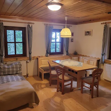Apartment Apartmajska Hisa Mustrinka Cerklje na Gorenjskem